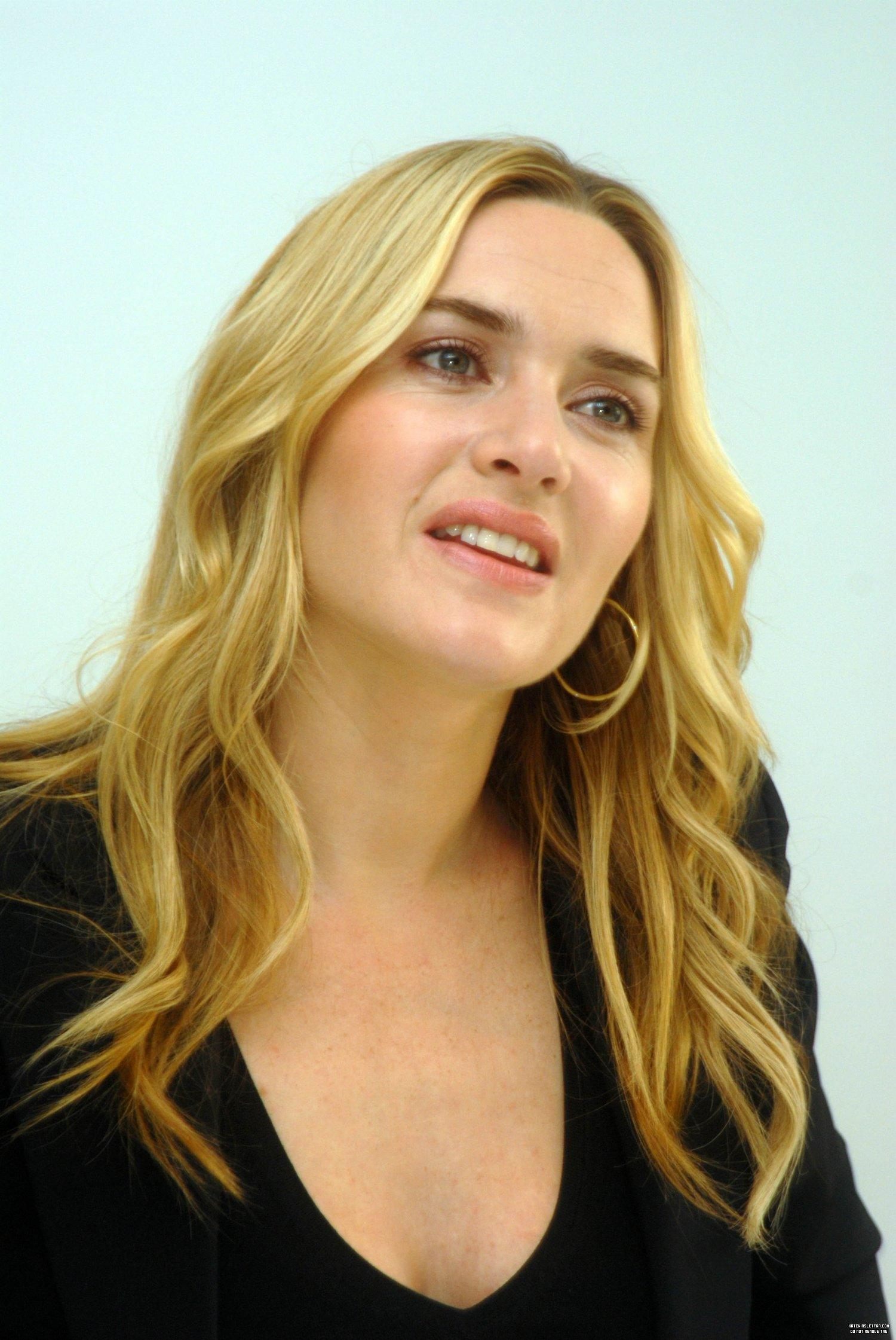 the-holiday-press-conference_057.jpg