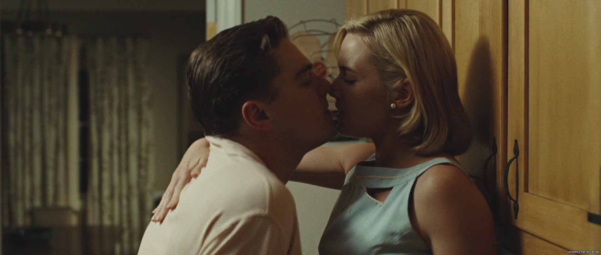 revolutionary-road_blu-ray_240.jpg