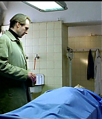 the-reader_dvd-featurette_deleted-scenes_michael-goes-to-prison-to-collect-hanna_000.jpg